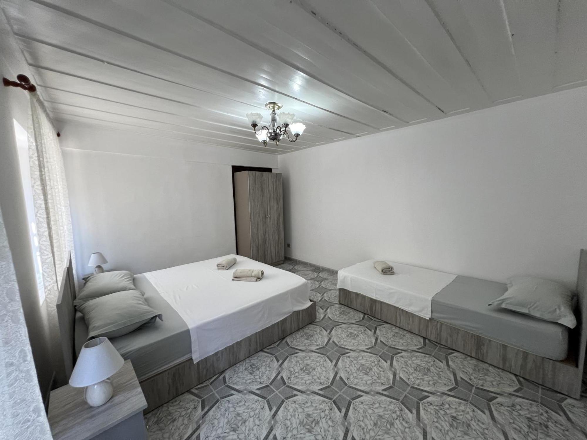 Onetwosleep Guesthouse Shkodër Buitenkant foto