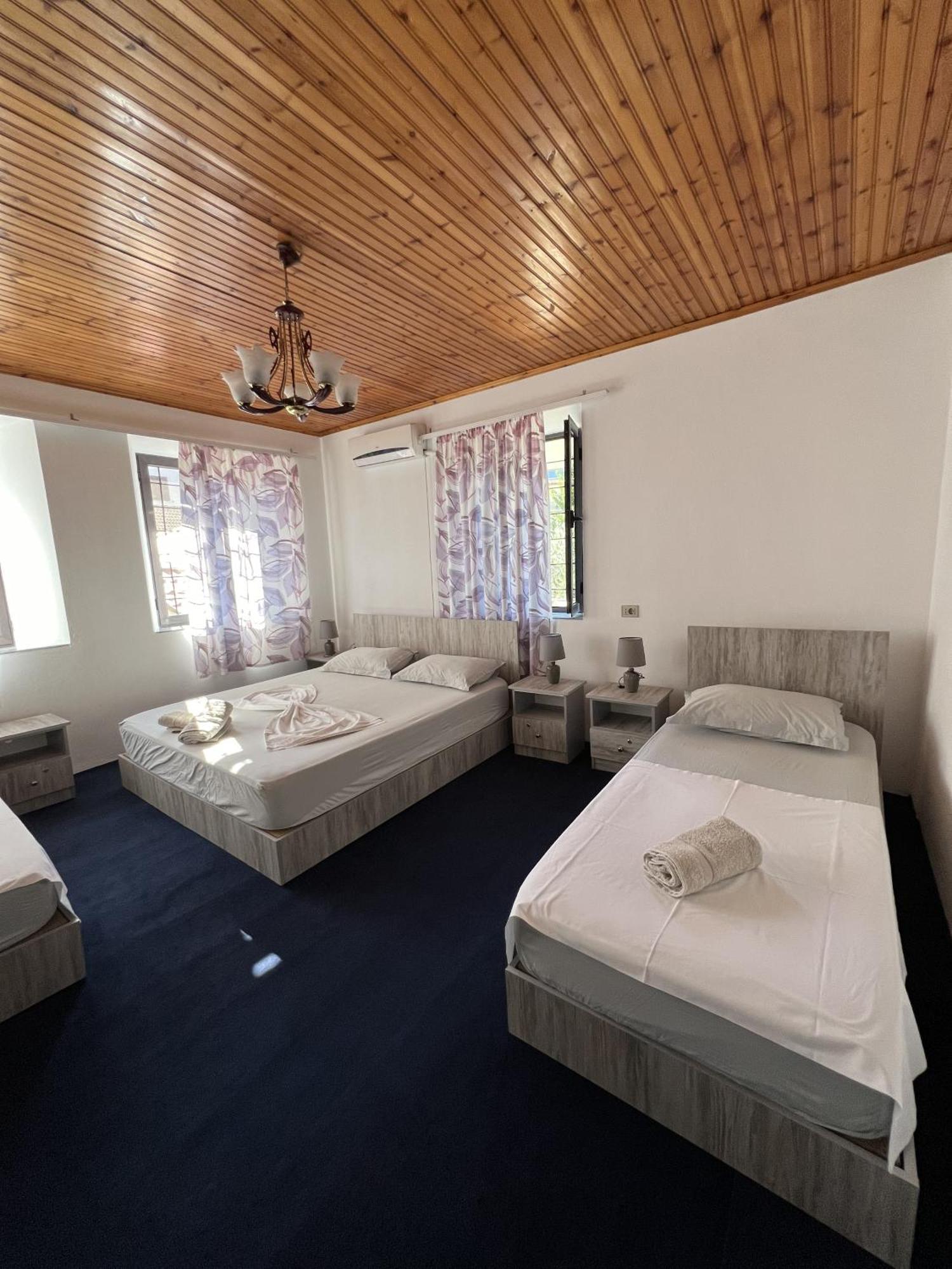 Onetwosleep Guesthouse Shkodër Buitenkant foto