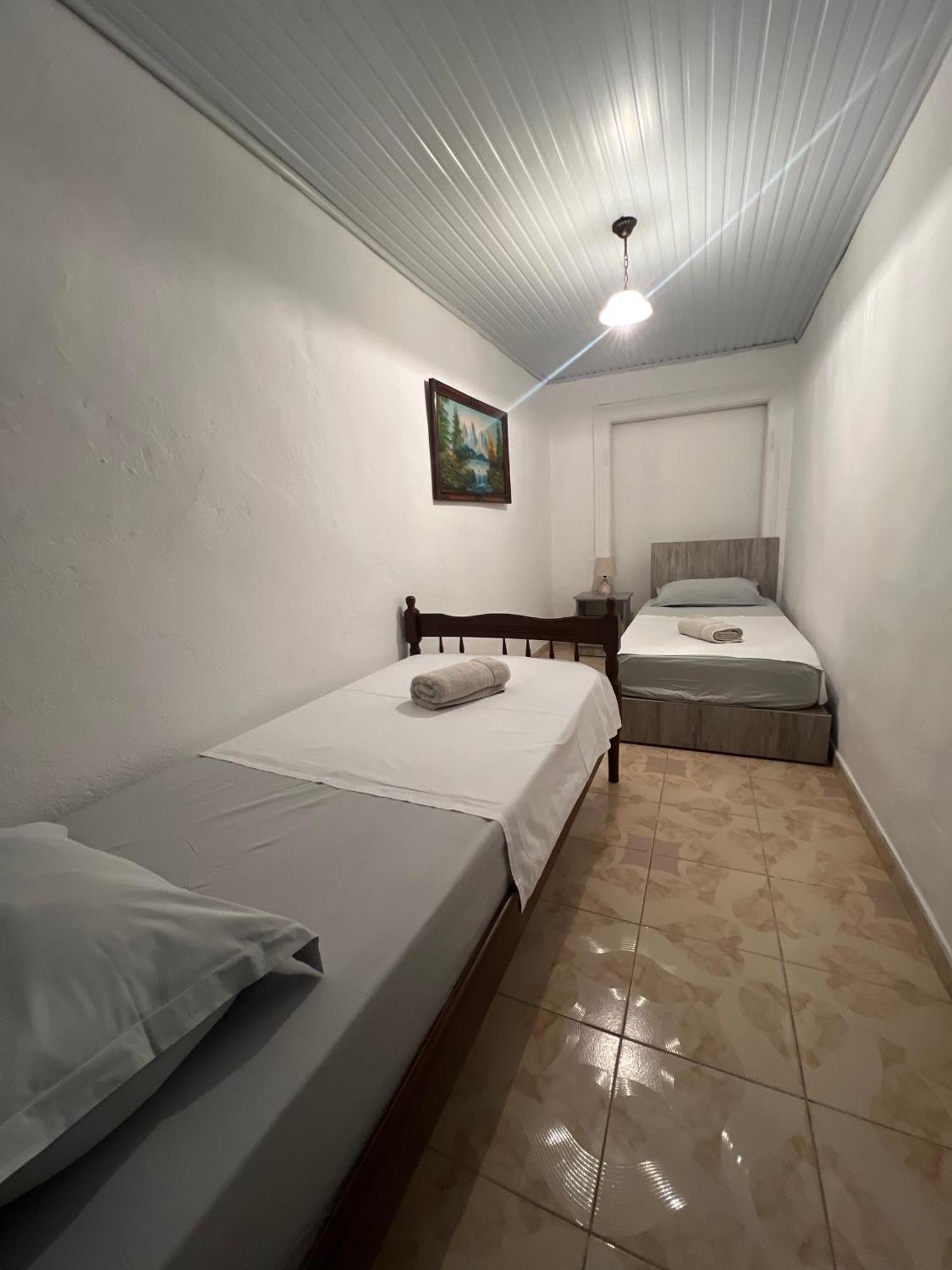 Onetwosleep Guesthouse Shkodër Buitenkant foto